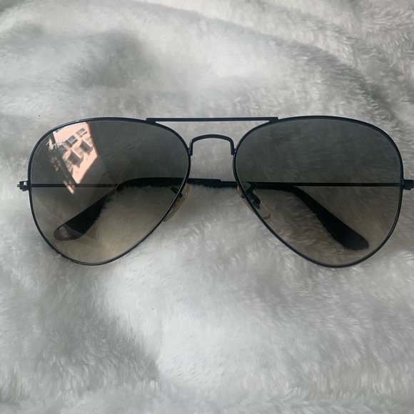 ♠️SOLD♠️ Ray Ban Gradient Aviator Sunglasses Large 3025 002/32 Black Frame Gre - Picture 4 of 9
